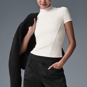 Ribbed Mesmerize Short Sleeve - Ivory