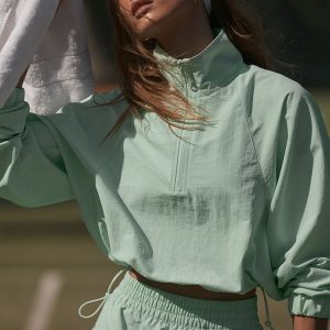 Cropped 1/4 Zip Alumni Pullover - Spearmint