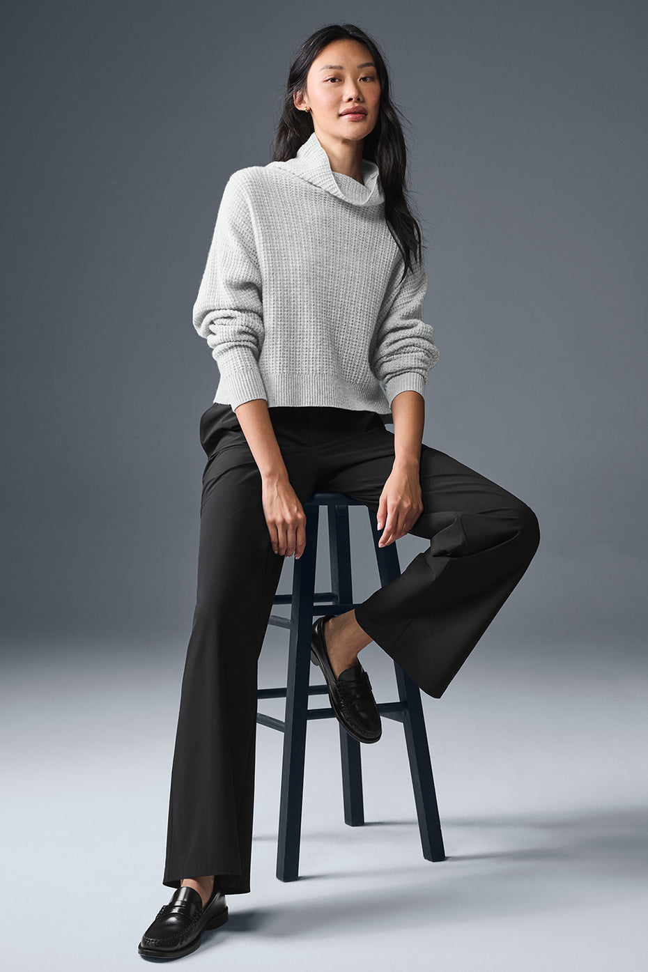 Cashmere Plush Waffle Turtleneck Pullover - Athletic Heather Grey - Image 5