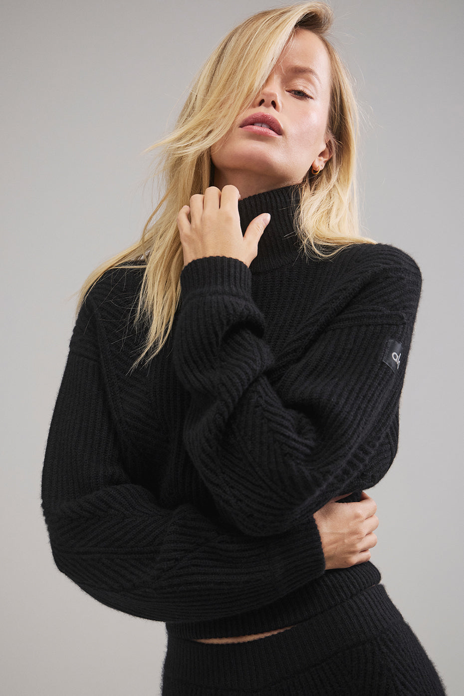Winter Magic Cashmere Turtleneck - Black - Image 4