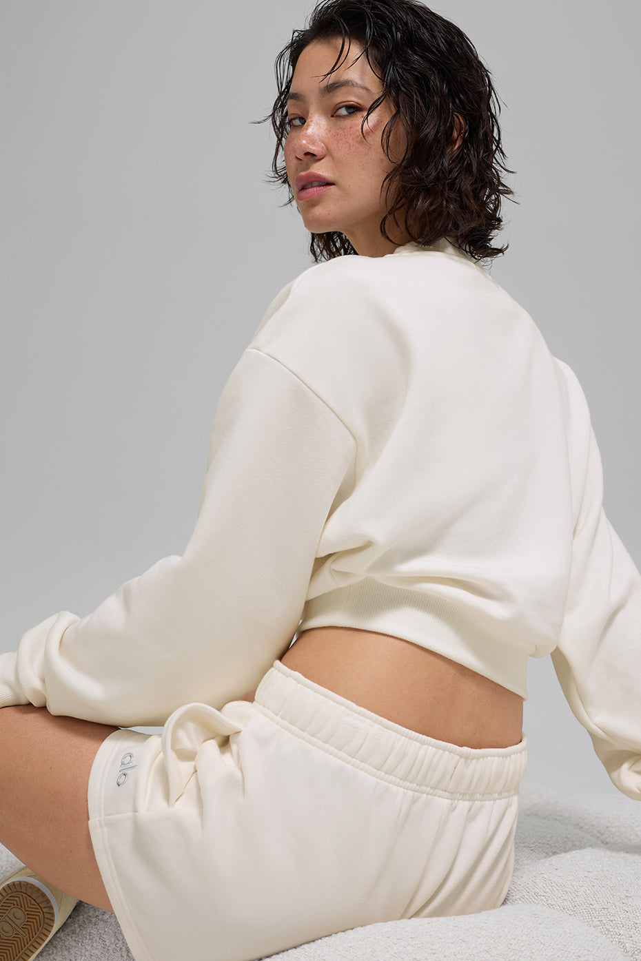 Cropped Accolade Crewneck - Ivory - Image 4