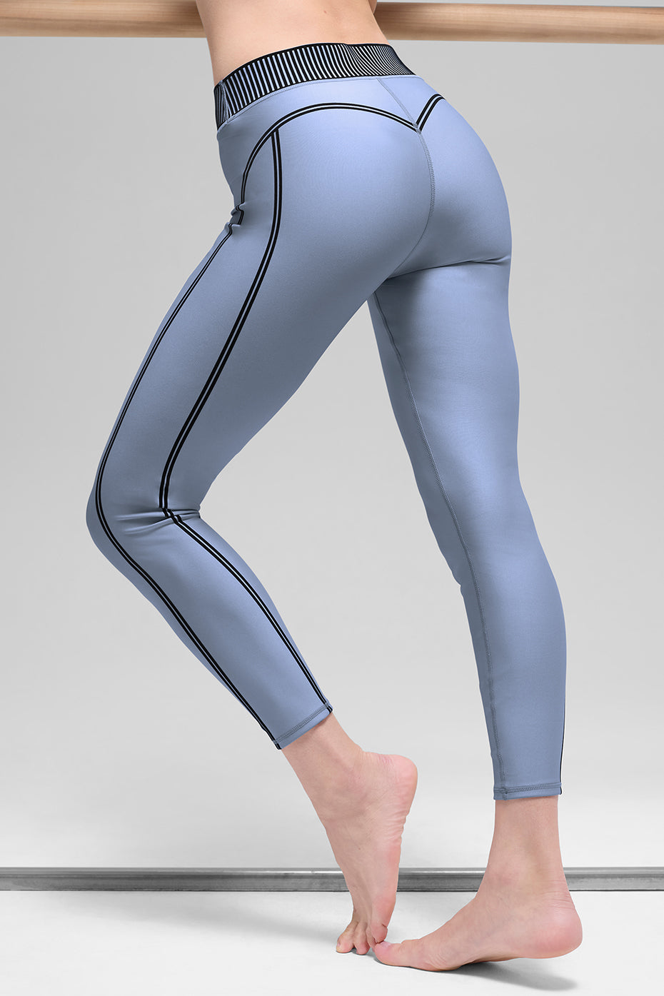 Airlift High-Waist 7/8 Line Up Legging - Winter Frost - Image 3